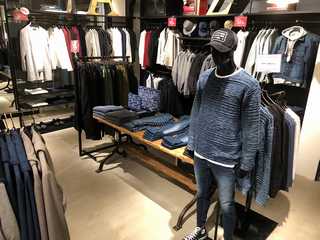 Azul By Moussy 軽井沢プリンスアウトレット店 株式会社 Lukaのアパレル 靴 アクセサリー ジュエリー 販売スタッフ アルバイト パート求人情報